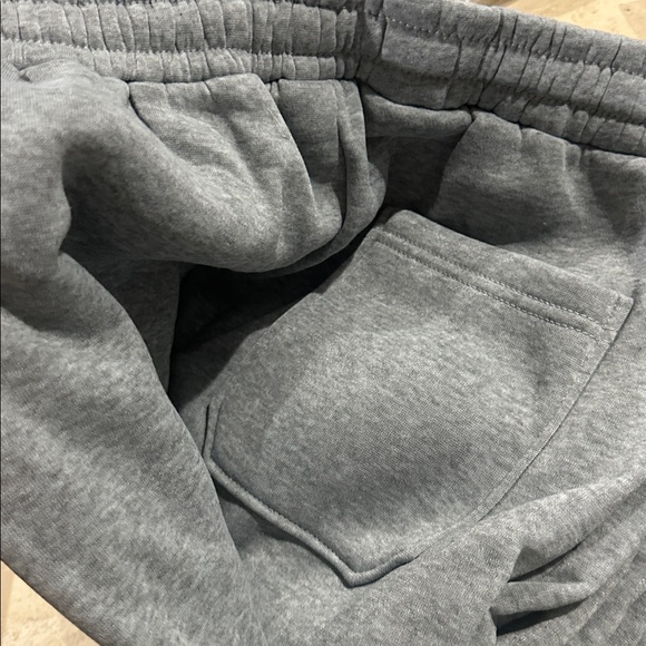 Sweatpants for Men - Comfortable Breathable with Pockets and Elastic Waistband L - Picture 5 of 5